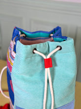 Charger l&#39;image dans la galerie, Sac à dos upcyclé
